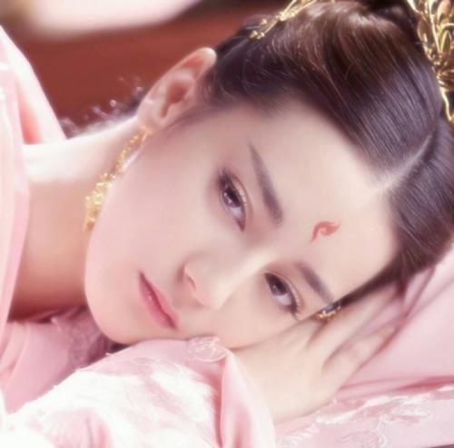 「白子」肖战朱一龙被推荐电影版白子画，赵丽颖恐无缘花千骨，热巴被提名