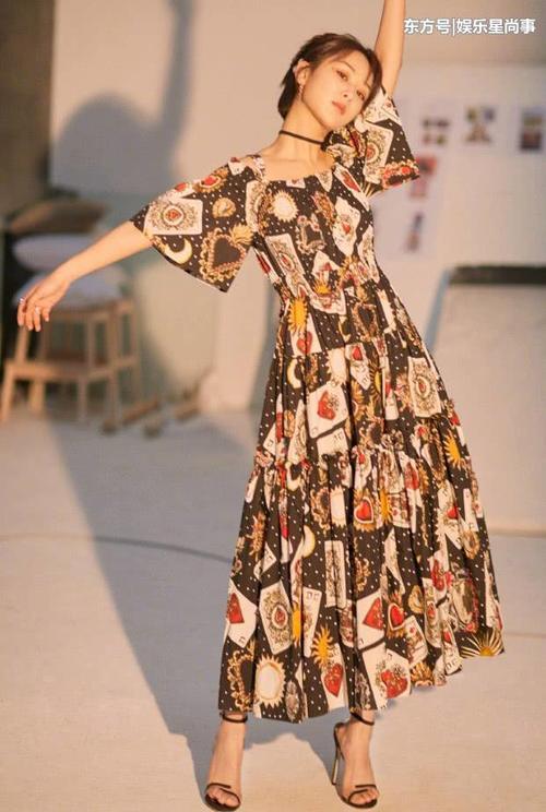 杨紫真的绝了，把“库洛牌”全都穿身上，难怪能让邓伦“心动”！