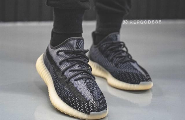  奥利■YEEZY 350 Asriel 漏出，“奥利奥”配色能否成为黑色家族中的另一黑马？