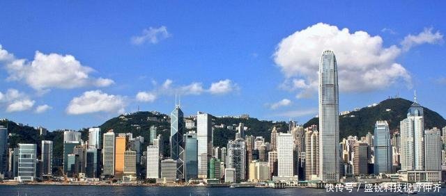 国内高楼密度最大的城市，比上海还富裕，不是深圳也不是广州