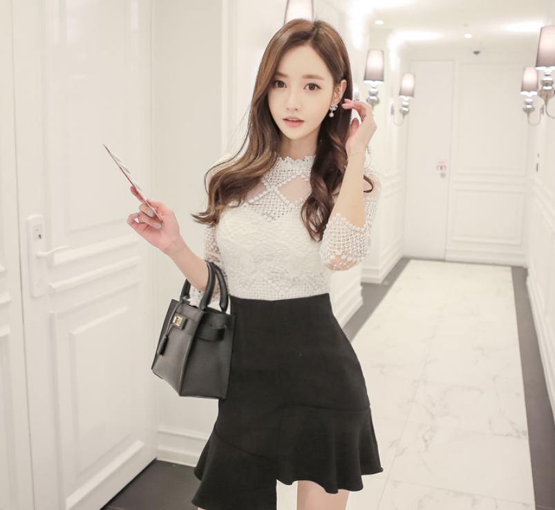 清纯唯美的紧身裙美女，尽显玲珑身姿，魅力太强了