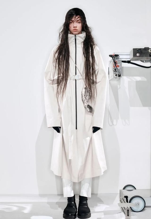 设计师@2020秋冬 Genius 系列：多个天才设计师的合作系列，MONCLER
