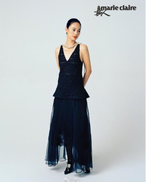 40岁周韵淡妆出镜，少有的高级脸让人着迷，高贵优雅美在骨子里！