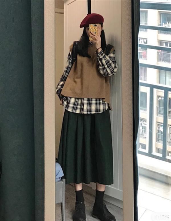  优雅@别再只知道小白鞋了！复古“布洛克鞋”正流行，时髦又百搭
