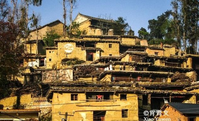 云南这个城子村百家相连,你家屋顶我家庭院,那是故乡的原风景