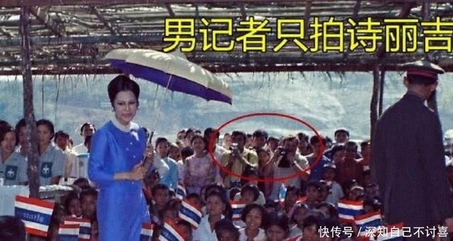  『赫本』诗丽吉撑“小洋伞”漫步，风情卓越比肩赫本，宛如油画美人在世！