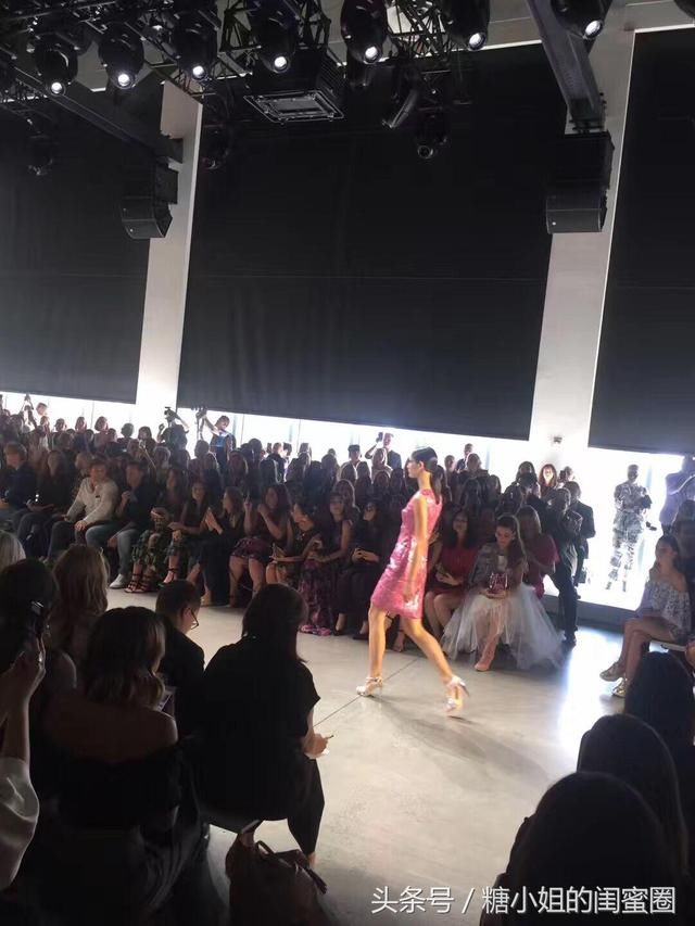 纽约时装周秀场上的中国女星,何穗、孟美岐、景甜等尽展风采!