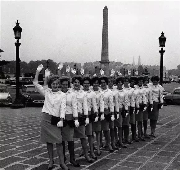 空姐制服的百年演变史,让你明白制服诱惑的真正原因