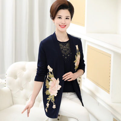 40-60岁的女人秋天一定要这样穿，超美丽优雅，气质很出众