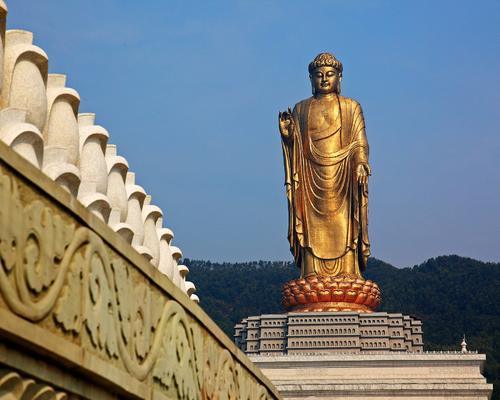 河南花10年耗资12亿建造的大佛，如今却成了真正的清净之地