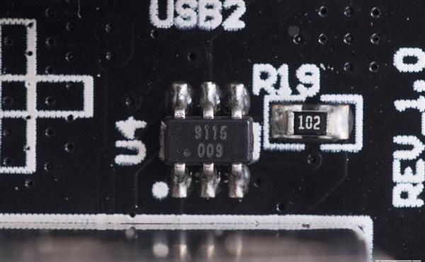云星电子|三口USB+27瓦快充 米家插线板拆解:用料精细