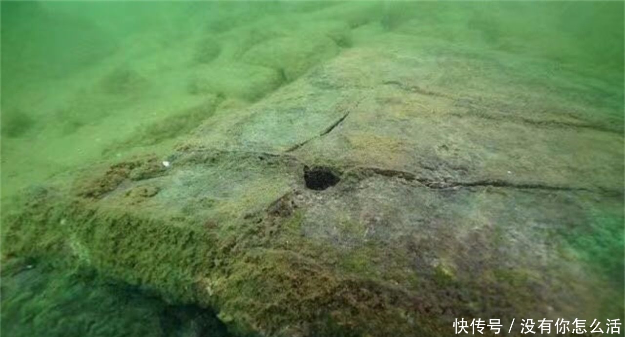  湖泊■中国最神秘湖泊，拥有着大量水资源，同时也拥有千年未解