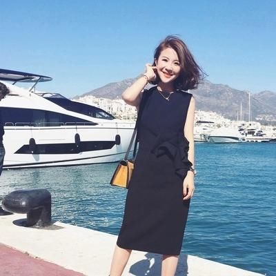 宋佳穿补丁裤掀起“乞丐风”,把腰带当长绳甩,时尚到没朋友