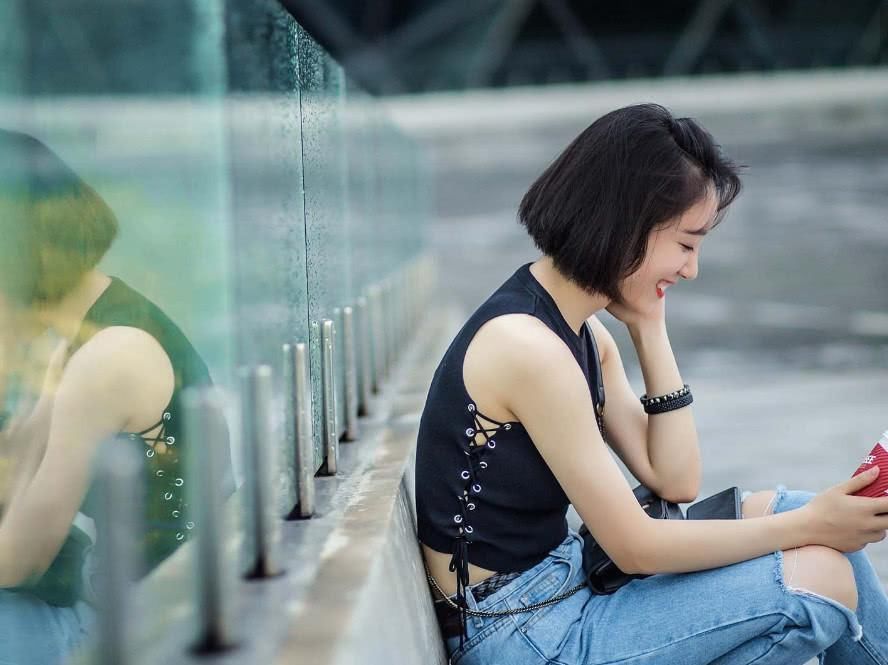 你知道让美女来街拍会和她说什么吗?