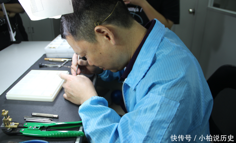  「巴黎钉饰纹」手表表盘冷知识：教你怎么辨别表盘的花纹