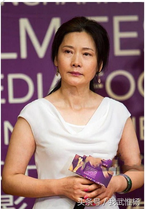 当55岁何赛飞遇见55岁关之琳