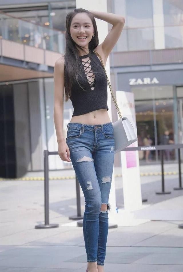  『气质』青春灵动的牛仔裤美女，展现女性年轻气质！