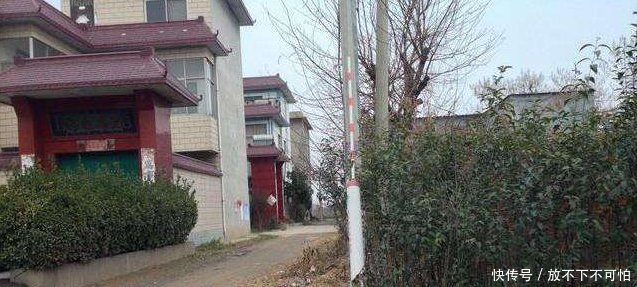 现代农村的高楼大厦, 却变成的空无一人
