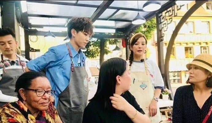 赵薇更新动态疑似生病，粉丝心疼：她节食减肥太累了