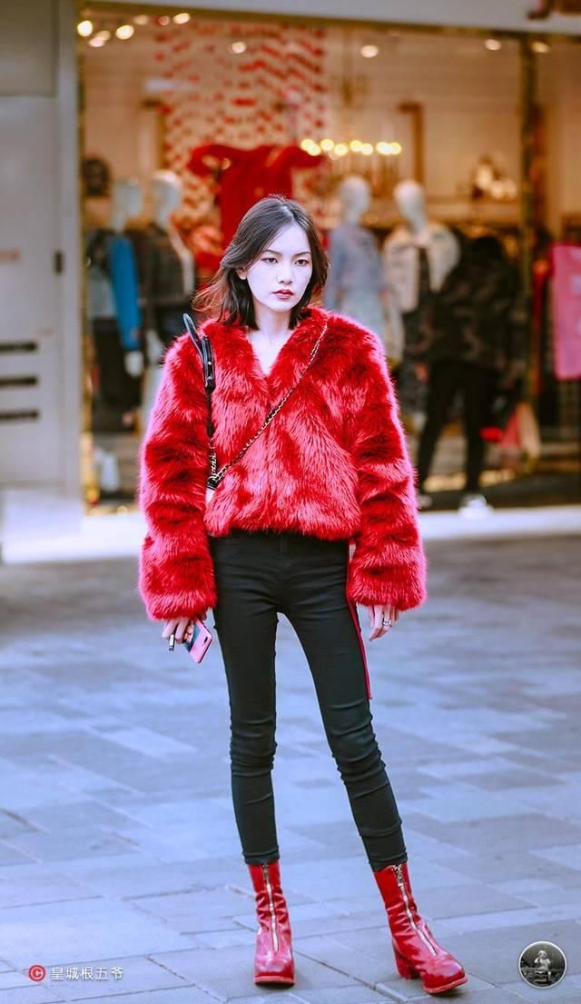  『归属于』时尚街拍：把握时尚潮流的浪潮，一瞬间变不一样，让归属于你的时尚潮流已不望尘莫及