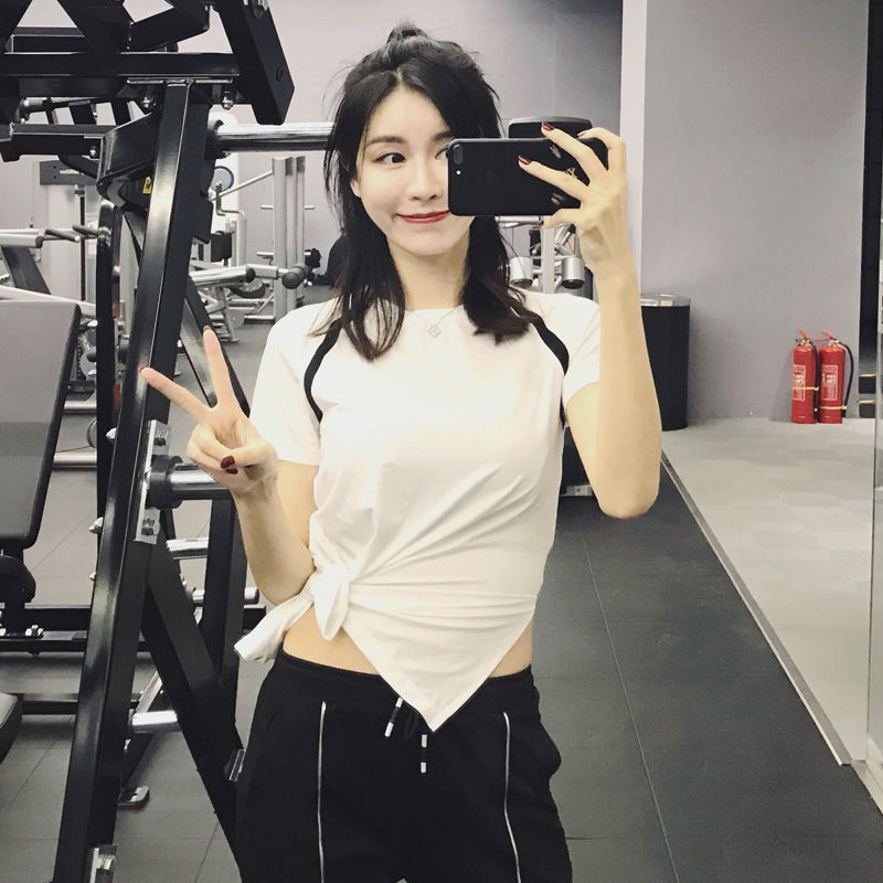 健身的女人太勾魂了!看下面女人这么穿，男人见了移不开眼