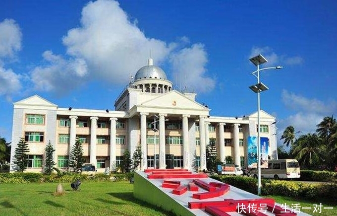 全世界唯一没有外国人的城市在中国，只要发现有人靠近就马上劝离