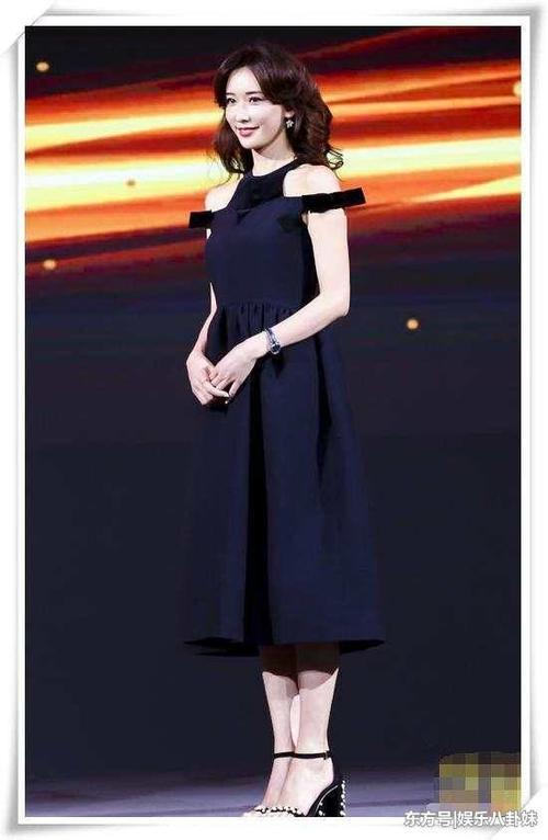 林志玲出席活动，一件旗袍平淡无奇，转身的时候世界都静止了