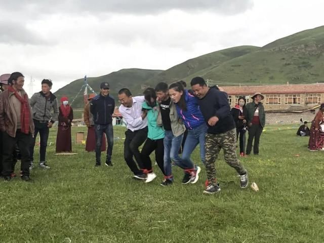 果洛州检察院同吉卡乡人民政府举行 民族团结