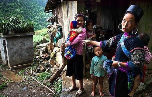越南女孩到中国旅游，评价：中国哪里都好，只是一点不太能接受