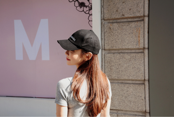 女神孙允珠，酷炫卡路里灰青石健美打底衫