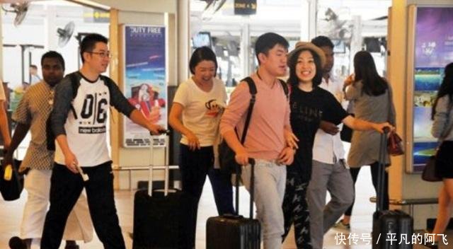 情侣酒店的“水床”,里面到底是什么看看保洁阿姨是怎么说的