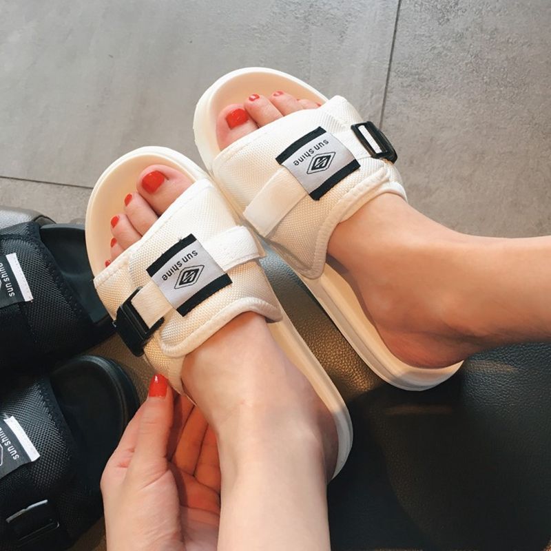 三伏天的女鞋真是个性，第2款配什么都好看，让你秒变时尚女神