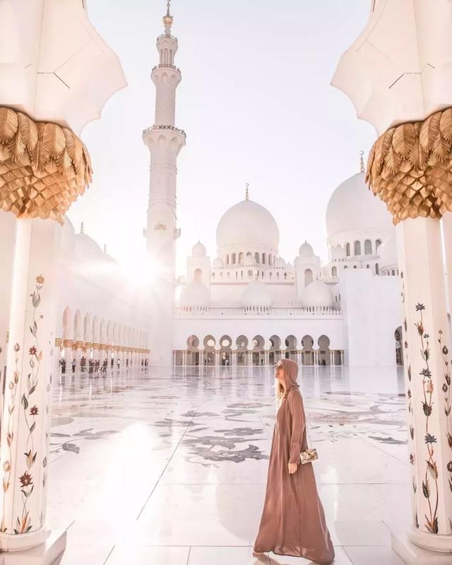 世界上最奢华的清真寺，用了46吨黄金，总造价超过380亿！