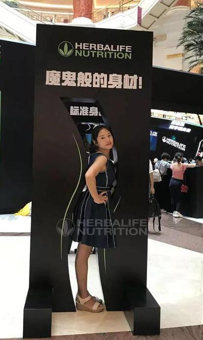 147斤的胖妈，半年变成98斤的瘦姑娘，老公要带她重拍婚纱照！