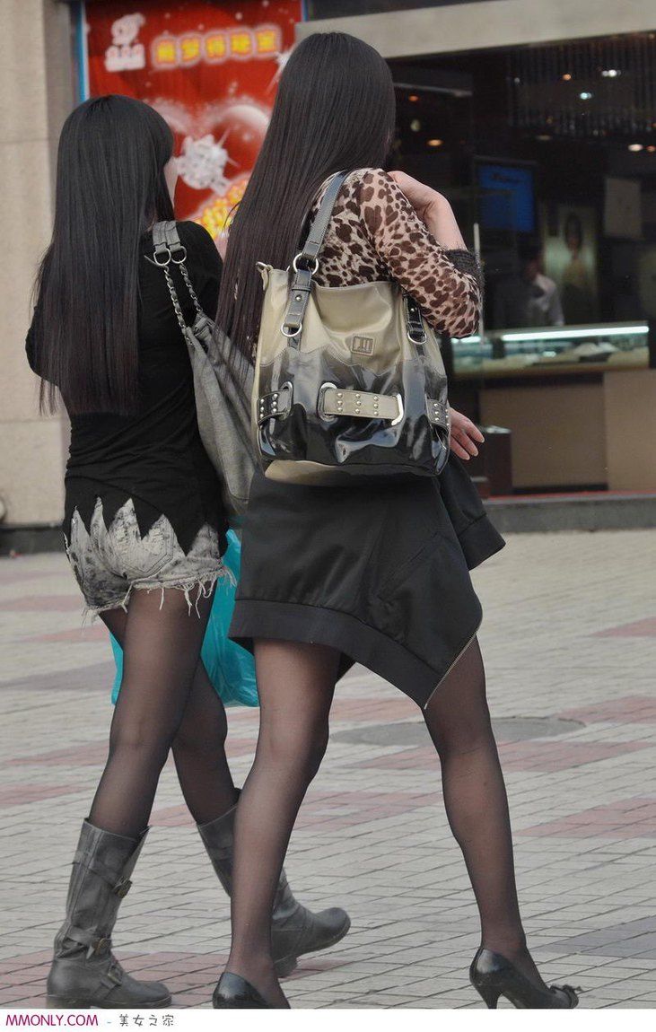 街拍，黑丝美女街头性感写真