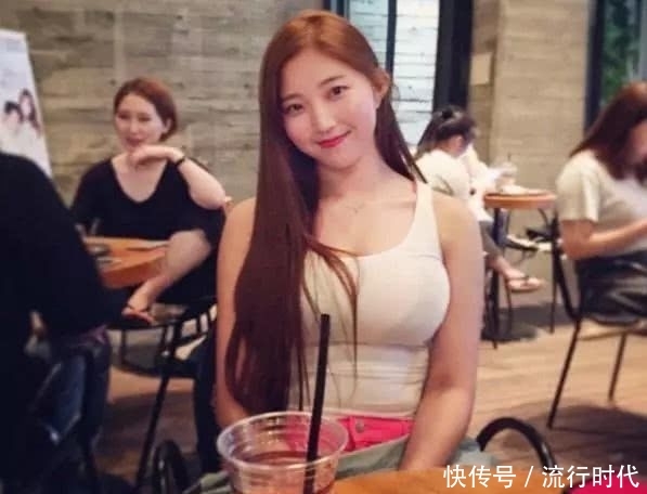 【 拒绝】匀称体型完美诠释丰腴之美,胖又怎样?125斤模特拒绝减肥