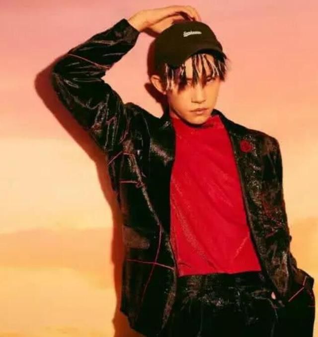 吴亦凡扎脏辫，鹿晗扎脏辫，易烊千玺扎脏辫，却输给一个弱女子！