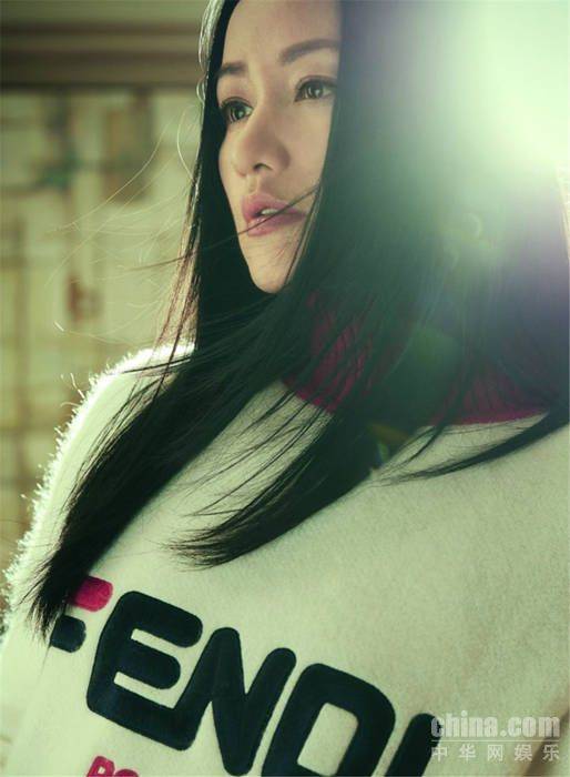 瞿颖杂志大片曝光 时尚就是做自己