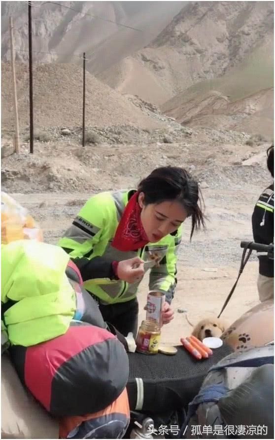 抖音“穷游姐”火了，野外必备食物，网友：给你吃出烫脚的味道