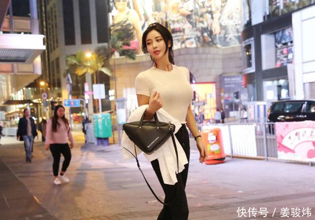 微胖的牛仔裤美女，傲人的身材，网友一个字美！