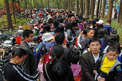 老外眼中最危险的国家，走在街上随时可能“被崩”，国人却争着去