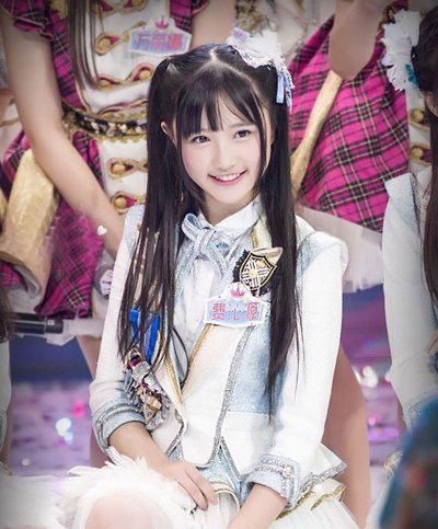 9款超甜的圆脸少女直发发型！