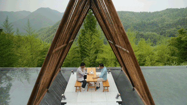 他在浙江大山里租6间房，花1500万装修，被村民嫌：太普通