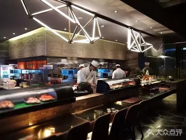 景枫满分日料被爆食物中毒，涉及几十人？说网友诈骗，删评才退款