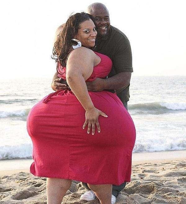 惊奇！英女子臀围2.36米，老公赞其性感，变身网红挣钱不减肥！