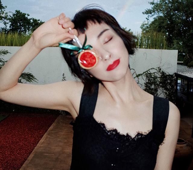 吴昕新发型亮相！高马尾绷太紧，发际线后移，选错发型老10岁啊