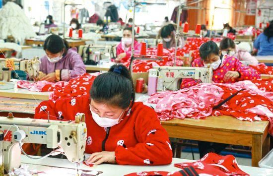  增收@扶贫车间复工稳增收