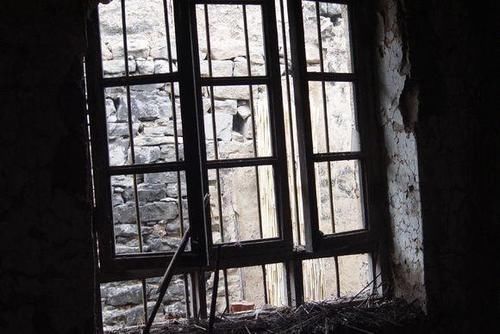 爷爷只给他留了一套破屋，被乡亲嘲笑，改造后却让人眼红了