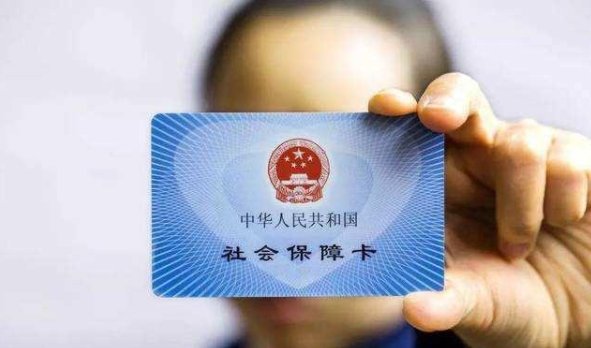  养老金@三十岁每年银行存1万不交社保，退休后钱比社保多吗？哪