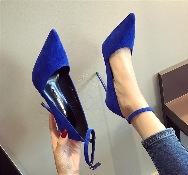 高跟鞋别穿去年的了，扮靓清爽一款倾心，把控潮流新导向